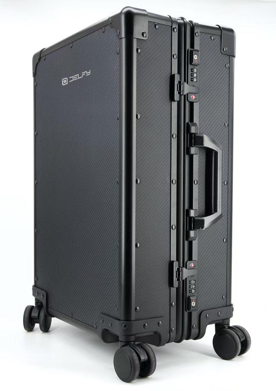 Delfy Carry on luggage made from Aramid Fiber